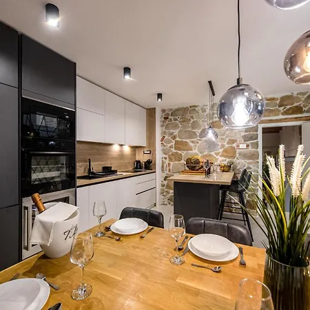 4 Bedroom Beautiful In *