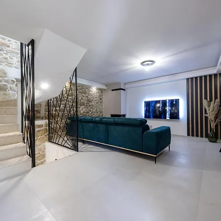 4 Bedroom Beautiful In Nyaraló *