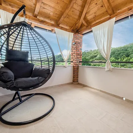 4 Bedroom Beautiful In * Mundanije