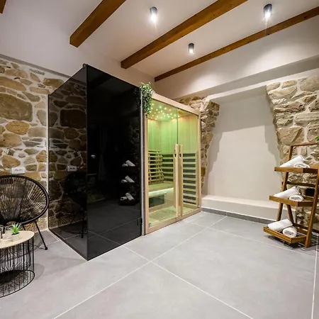 Dom wakacyjny 4 Bedroom Beautiful In *