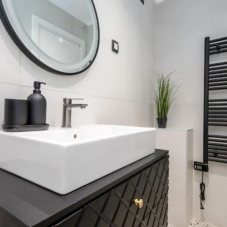 4 Bedroom Beautiful In Holiday home