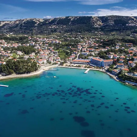 4 Bedroom Beautiful In